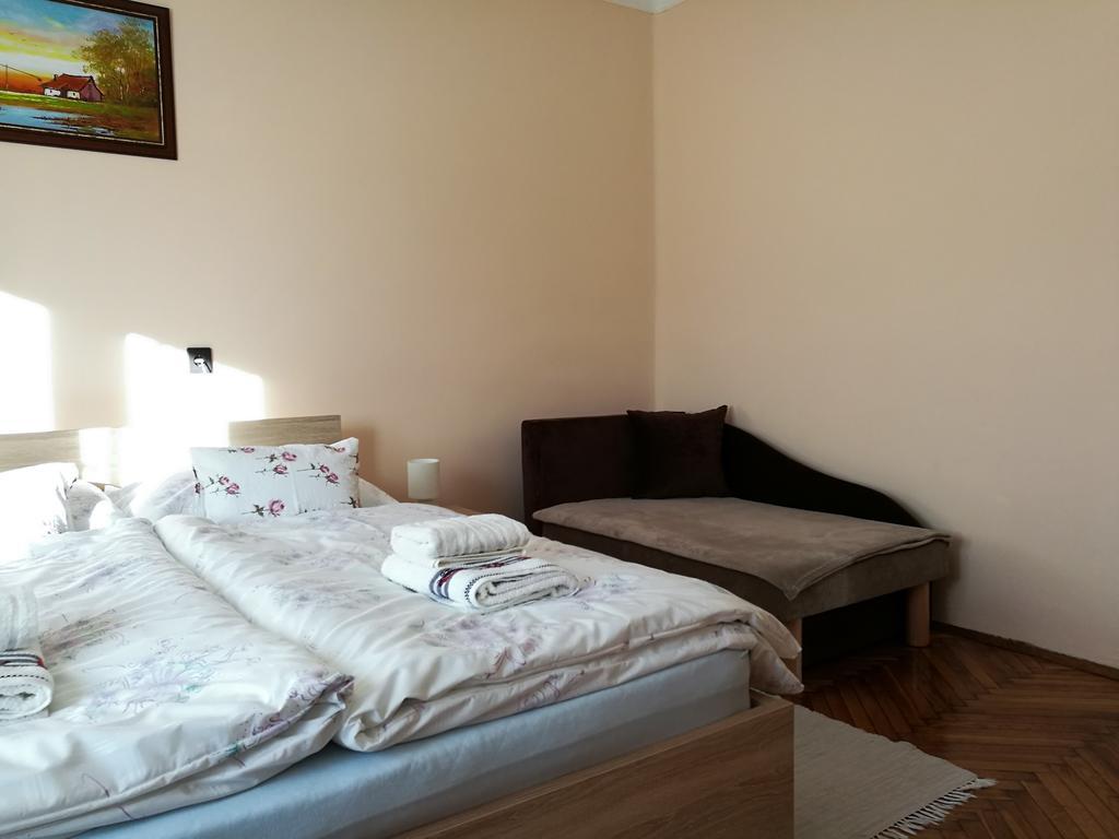 Fagyoengy Apartment Sarvar Luaran gambar