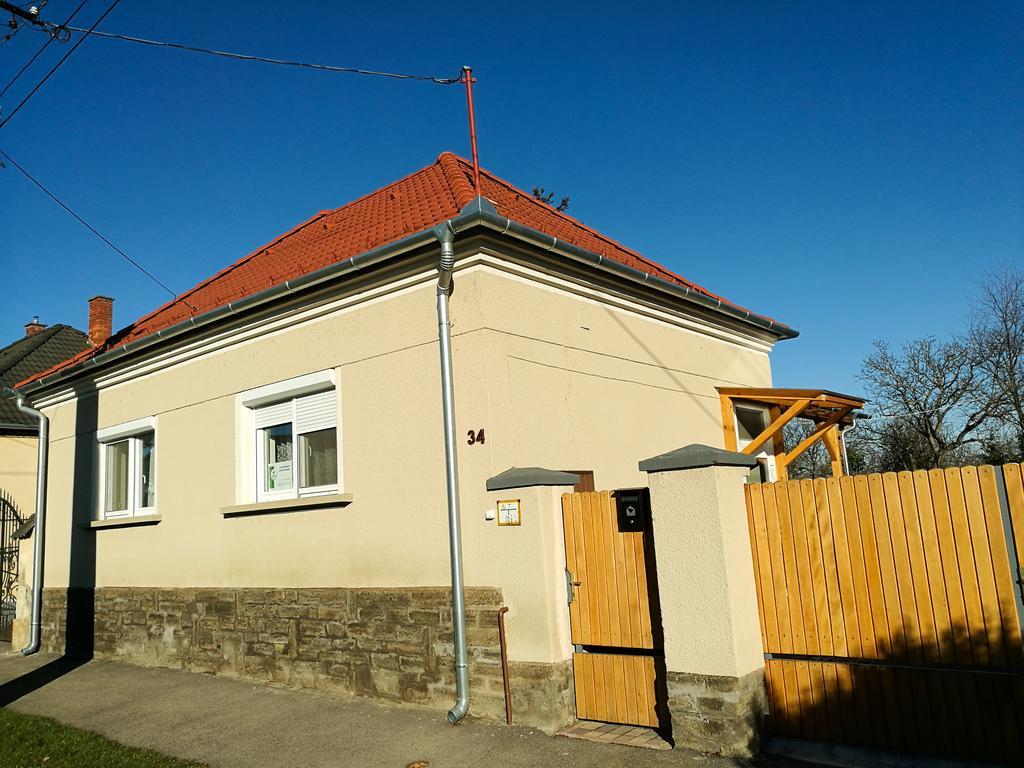 Fagyoengy Apartment Sarvar Luaran gambar